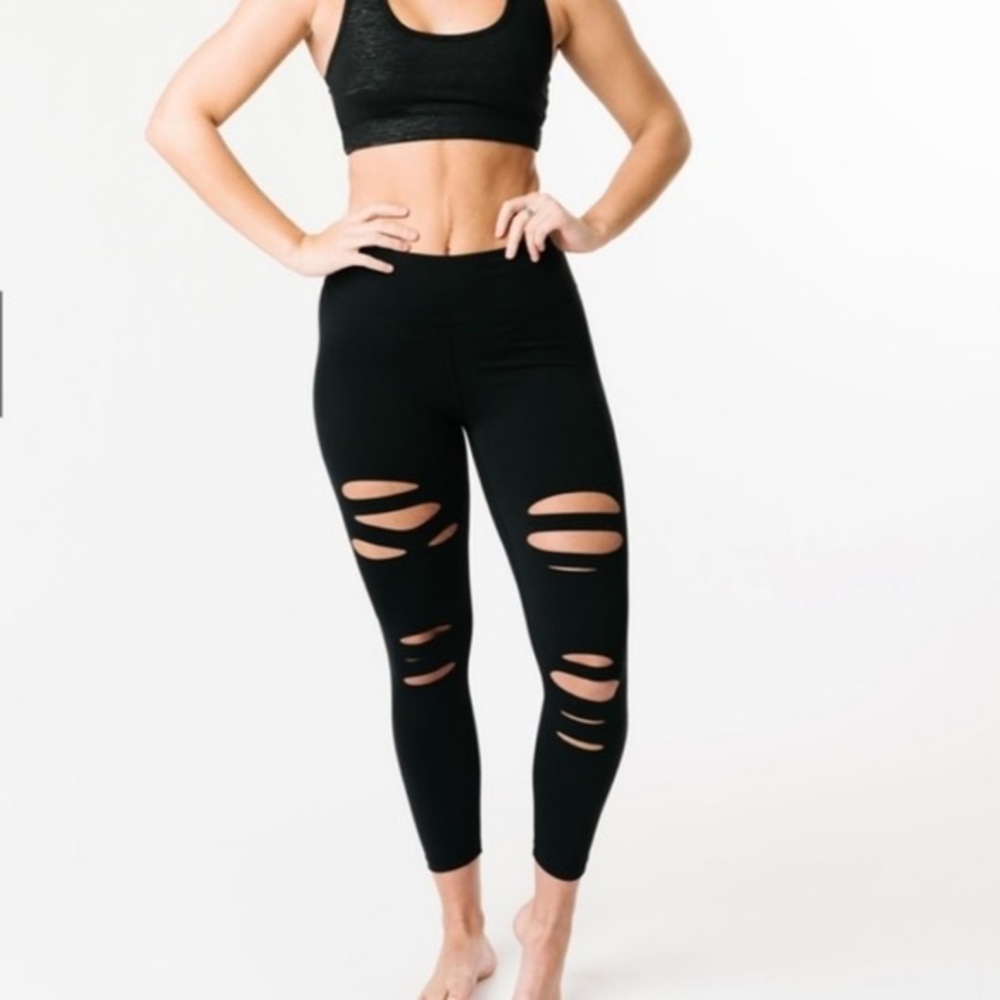 Zyia Active Black Slashed 9.5” Rise Crop Leggings - Size: 12